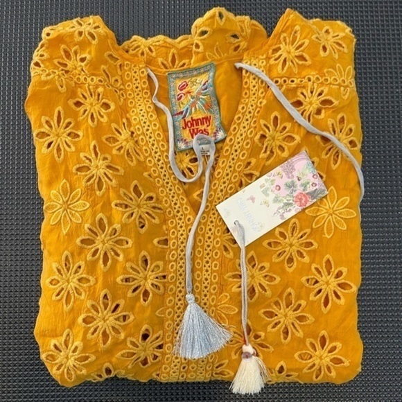 NWT Johnny Was Short Sleeve Eyelet Top Size Large - Picture 10 of 16